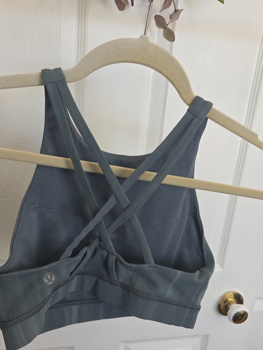 lululemon athletica Strappy Cross-Back Sports Bra in Slate Size 4